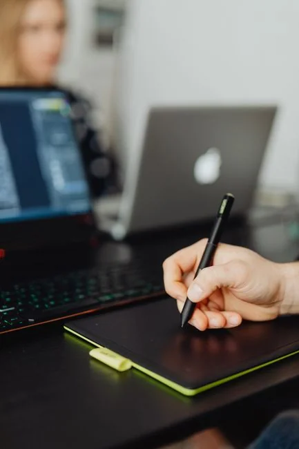 services-03 This photo is taken by Lubos Volkov for UX Store while giving a tips on how to become better designer.
After your reach certain skill level is it harder and harder to get any better … In order to progress you need to constantly push yourself to the limits and learn new things … Photo: https://www.instagram.com/lubosvolkov/ For: https://uxstore.com